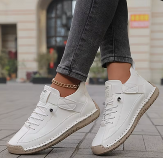 Genevieve – Orthopedic Sneakers