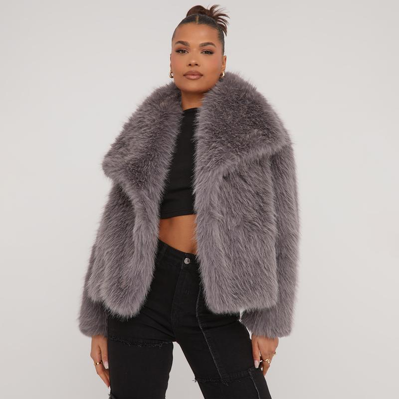 Mavis – Trendy Oversized Collar Detail Cropped Winter Jacket