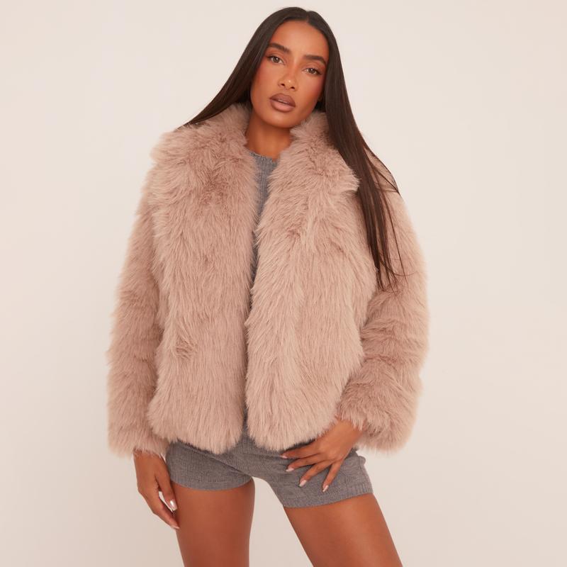Mavis – Trendy Oversized Collar Detail Cropped Winter Jacket